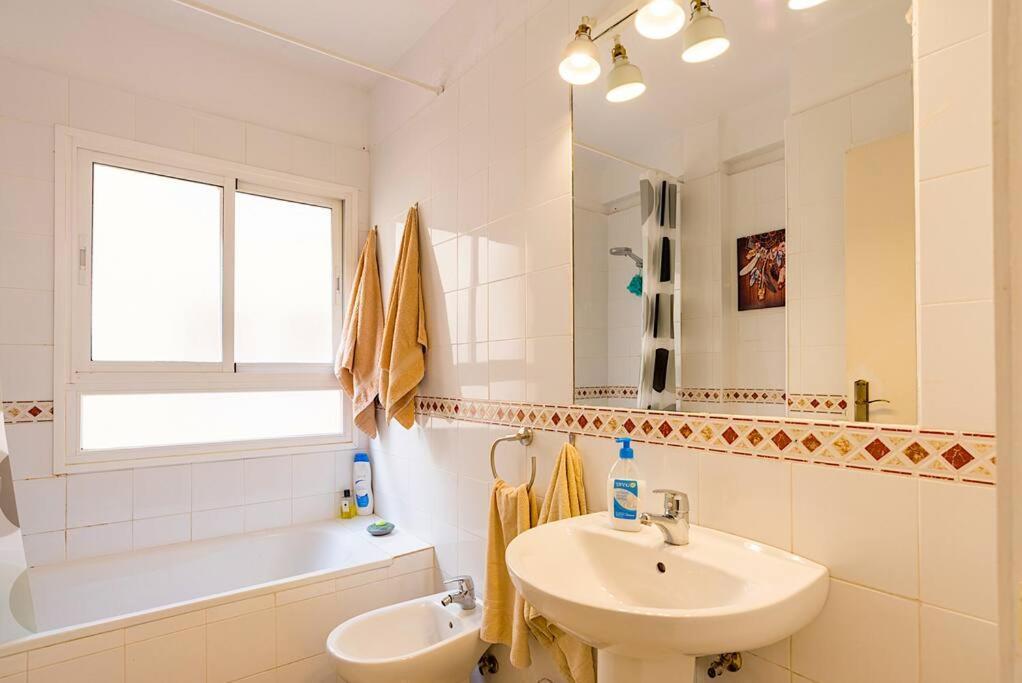 Sohocenter Apartment 2 Rooms Young People Only Málaga Kültér fotó